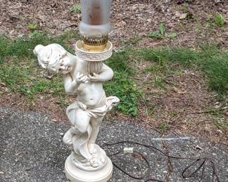 Cherub lamp. Works great