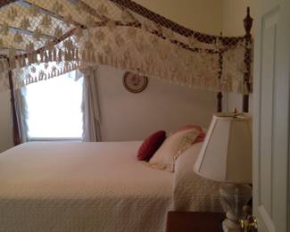 Ethan Allen canopy bed