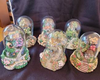 Franklin Mint- Violet L Schwenig Hand Painted Limited Edition Cottage Set of 6
Autumn Splendor Cottage- Wishing Well Cottage- Lavender Hill Cottage- Cobblestone Bridge Cottage- Geranium Garden Cottage -Rose Arbor Cottage (Sculpture Numbered)
