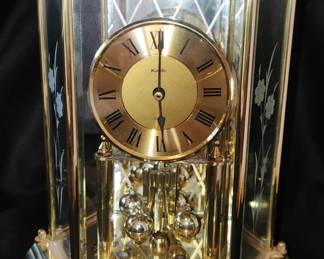 Vintage Kieninger Obergfell  Mantle Clock Germany 
Kundo Quartz 8.5”
