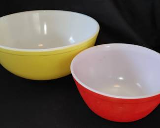 Vintage Mid-Century Pyrex Rare Nesting Bowl Set of 2 Yellow 4 qt.  404 B-10 Red 1.5 qt  402  B-47