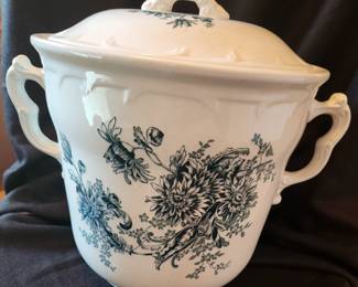 Antique Semi-Vitreous Buffalo Pottery Chrysanthemum Large Slop pot with Lid
11” tall with lid and with stamp 
