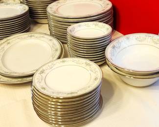 Vintage Noritake Fine China
Colburn 6107- Made in Japan
91 Pieces-Discontinued 
Excellent condition (Stamped)

12 Plates - 12 salad plates - 12 soup bowls - 11 bread plates 
 12 dessert plates - 12 cups & saucer sets - 2 Serving platters
2 Serving bowls - Gravy bowl - Cream & sugar set with lid 
