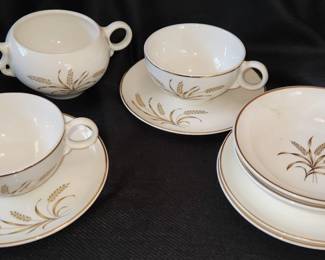 Vintage Ballerina China Wheat Pattern 9 piece set 
2 cup and saucers 2 plates  2 berry bowls sugar bowl

