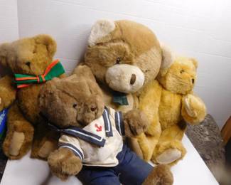 Teddy Bear Collection. (4)