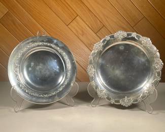 (2PC) STERLING SILVER PLATES | Including an International sterling plate (11 in., 12.1 ozt), and a Towle sterling plate (10 in., 9.1 ozt). - dia. 11 in (largest)