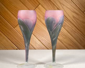 (2PC) ART GLASS CHAMPAGNE FLUTES | Colorful blown frosted glass flutes, no apparent signature. - h. 8 x dia. 2.5 in