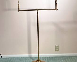 METAL QUILT RACK | Gold painted metal quilt rack. - l. 22.5 x w. 5 x h. 40 in