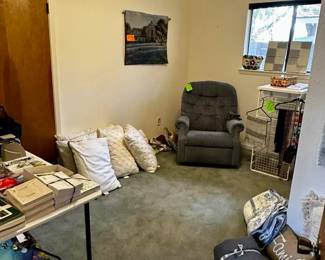 Recliner Linens  Office Room