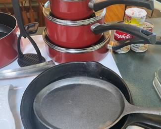 Cast iron cookware ( Wagner)