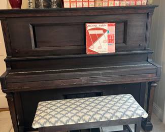 Payer pump piano with rolls 