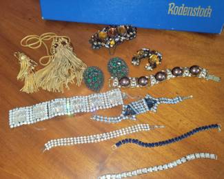 Bit of vintage jewelry