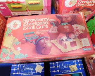 Strawberry shortcake snail cart