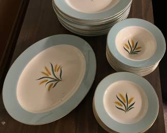 Vintage International blue wheat dishes 
