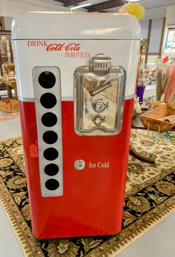 Reproduction Coca Cola drink machine...