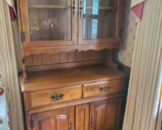 Pennsburry Hardrock MAPLE Cabinet