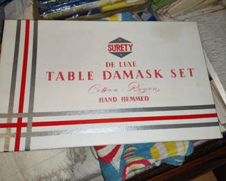 Surety Table Damask Set