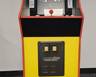 PAC MAN ARCADE GAME