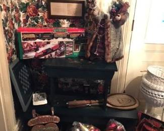 Vintage and collectible Christmas and Holiday collectibles are everywhere