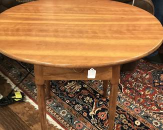 Round side table - Leopold Stickley Original