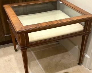 Display case - great for Halcyon Days boxes