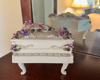 Ceramic Piano Trinket Box/Music Box
