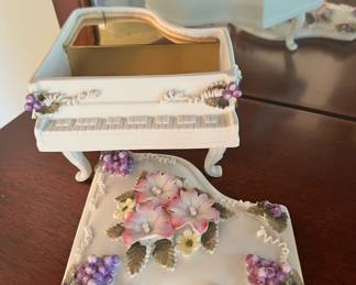 Ceramic Piano Trinket Box/Music Box
