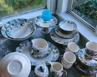 Poppytrail by Metlox Dinnerware Set