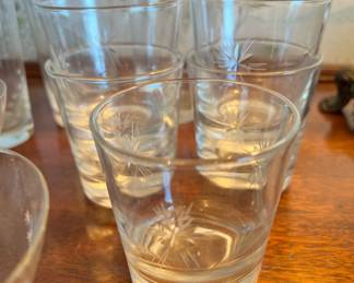 Set of 5 Etched Star Design Whiskey Glasses