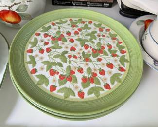 Set of 3 Lexington Melamine Strawberry Dinner Plates