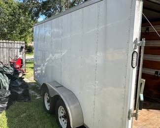 22 foot enclosed trailer