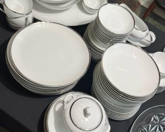 Fukagawa "Arita" Fine China White & Silver Dinnerware Set