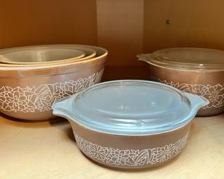 Pyrex Mixing Bowls & Casserole Dishes - Woodland Design