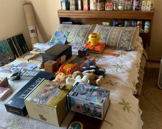 More games, toy and tins