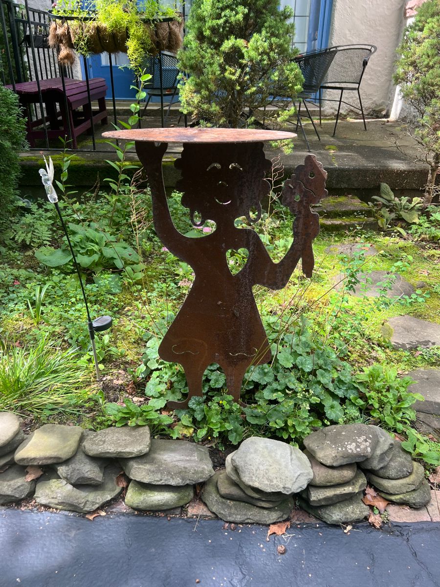 Pittsford estate sale in Rochester, NY starts on 9/15/2023