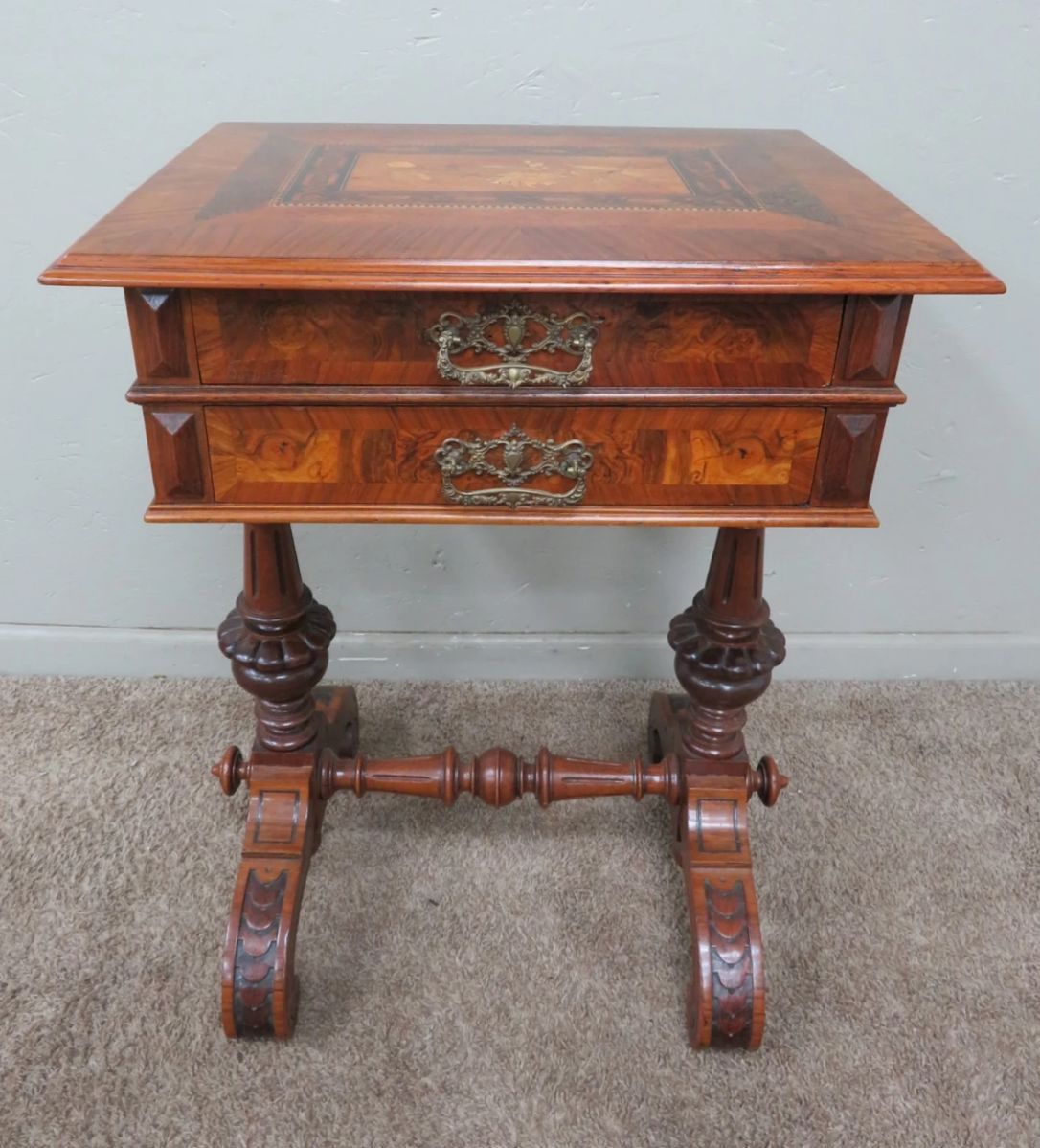 Lovely lift top sewing table