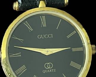 Vintage Authentic Womens Black GUCCI Quartz WatchWomen's Gucci Quartz Watch