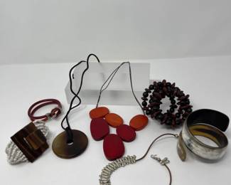 Contemporary Fashion Costume Jewelry