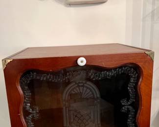 Lovely music holder box