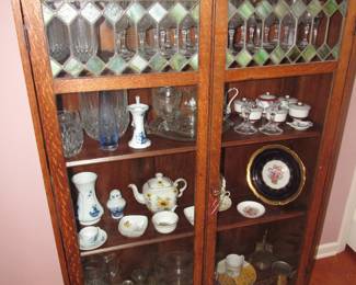 Antique oak cabinet with leaded glass