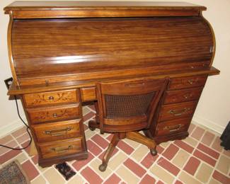 Nice pine roll top desk