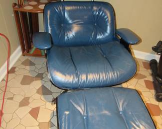 Retro vinyl & chrome swivel rocker with foot rest