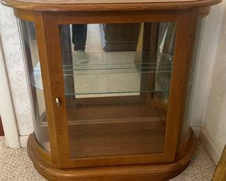 $80 Small curio cabinet 29Hx36Wx12D