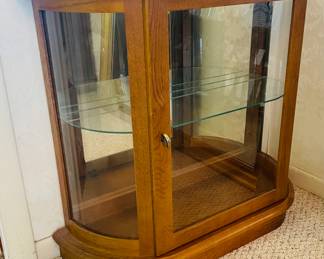 $80 Small curio cabinet 29Hx36Wx12D