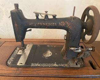 $150 Antique sewing machine 