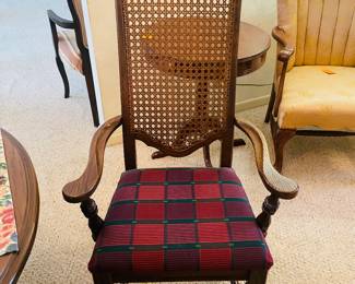 $225 Dining table & chairs +67L+20"x42W