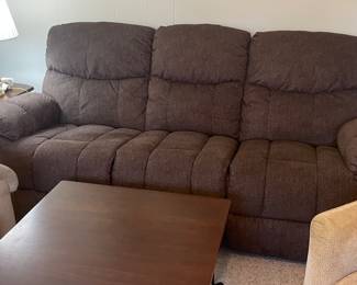 $450 Lazy boy Almost new double recliner manual
