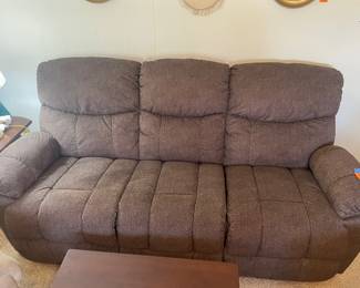 $450 Lazy boy Almost new double recliner manual