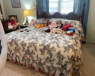 $180 Burlington House furniture Lexington NC
King size bed & chest 28Lx16Dx22H
