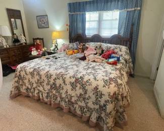 $180 Burlington House furniture Lexington NC
King size bed & chest 28Lx16Dx22H
